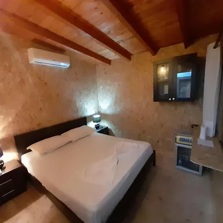 Windmill Gesthouse & Grill Campsite Shkoder