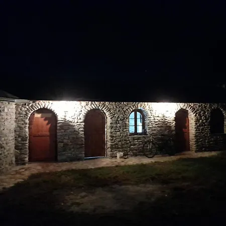 Windmill Gesthouse & Grill Shkodër