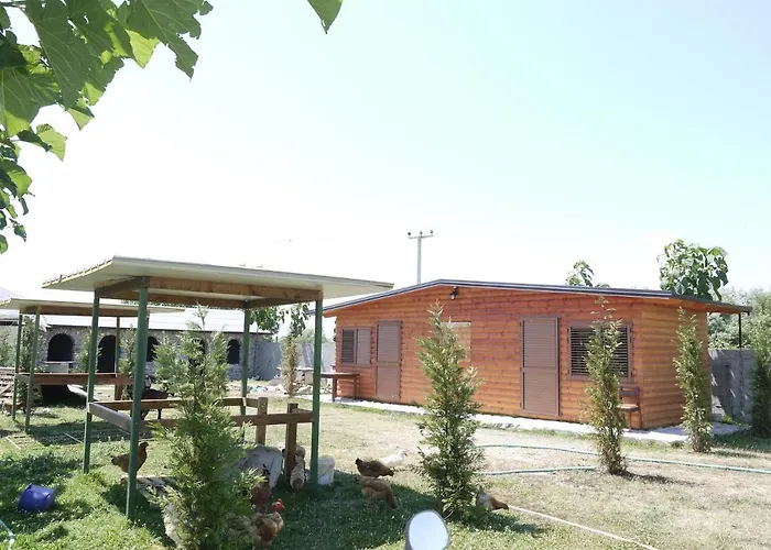 Windmill Gesthouse & Grill Parque de Campismo Shkodër