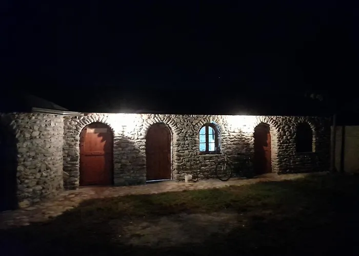 Windmill Gesthouse & Grill Shkodër