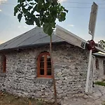 Kamp alanı Windmill Gesthouse & Grill *
