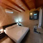 Windmill Gesthouse & Grill Kamp alanı Shkodër