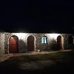 Windmill Gesthouse & Grill Shkodër