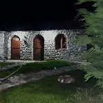 Windmill Gesthouse & Grill *