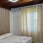 Windmill Gesthouse & Grill Kamp alanı