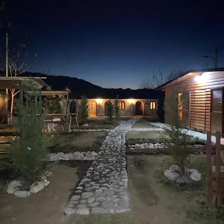 Kamp alanı Windmill Gesthouse & Grill *