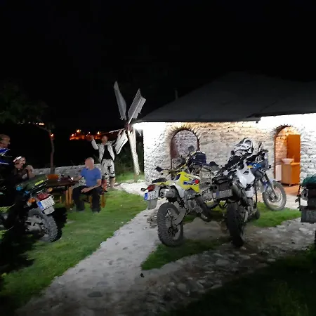 Windmill Gesthouse & Grill *