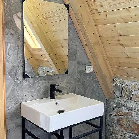 Windmill Gesthouse & Grill Kemp Shkodër