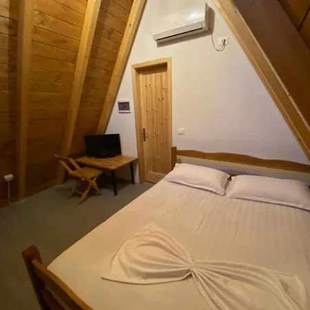 Kemp Windmill Gesthouse & Grill Shkodër