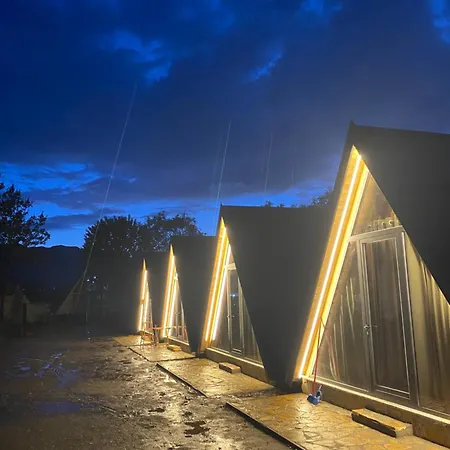 Windmill Gesthouse & Grill Shkodra