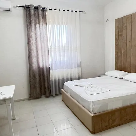 Windmill Gesthouse & Grill *