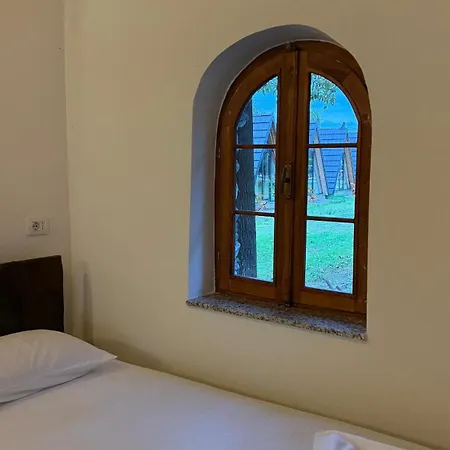 Windmill Gesthouse & Grill *