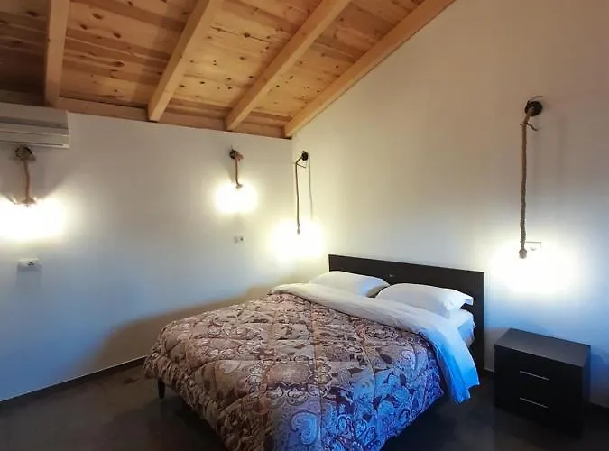 Windmill Gesthouse & Grill Parque de Campismo Shkodër